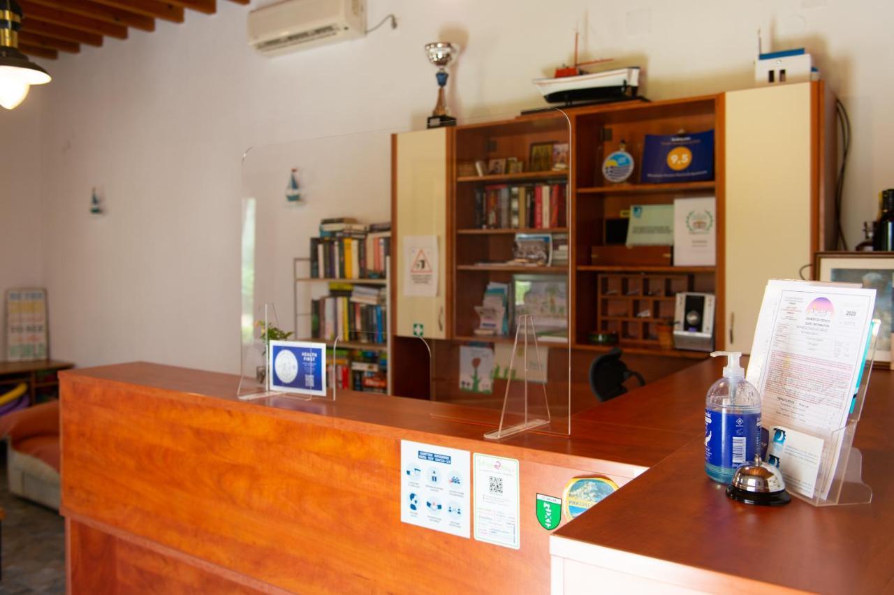 Morpheas Pension Rooms & Apartments カマライ エクステリア 写真