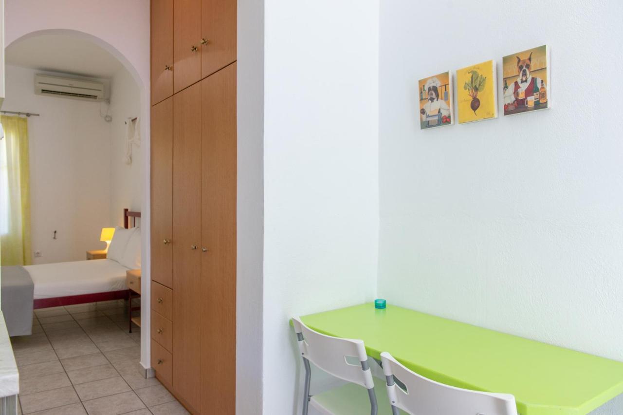 Morpheas Pension Rooms & Apartments カマライ エクステリア 写真