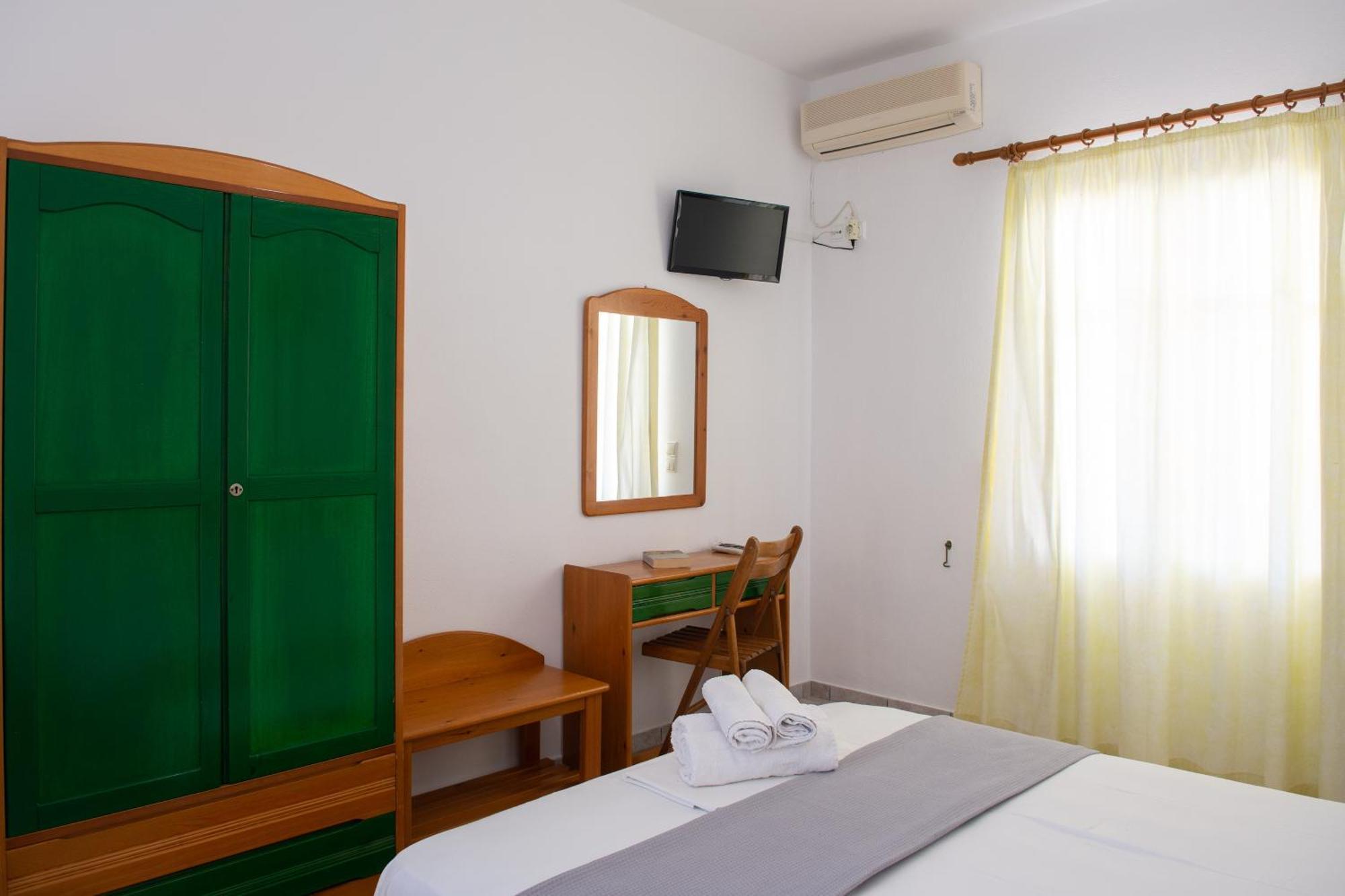 Morpheas Pension Rooms & Apartments カマライ 部屋 写真