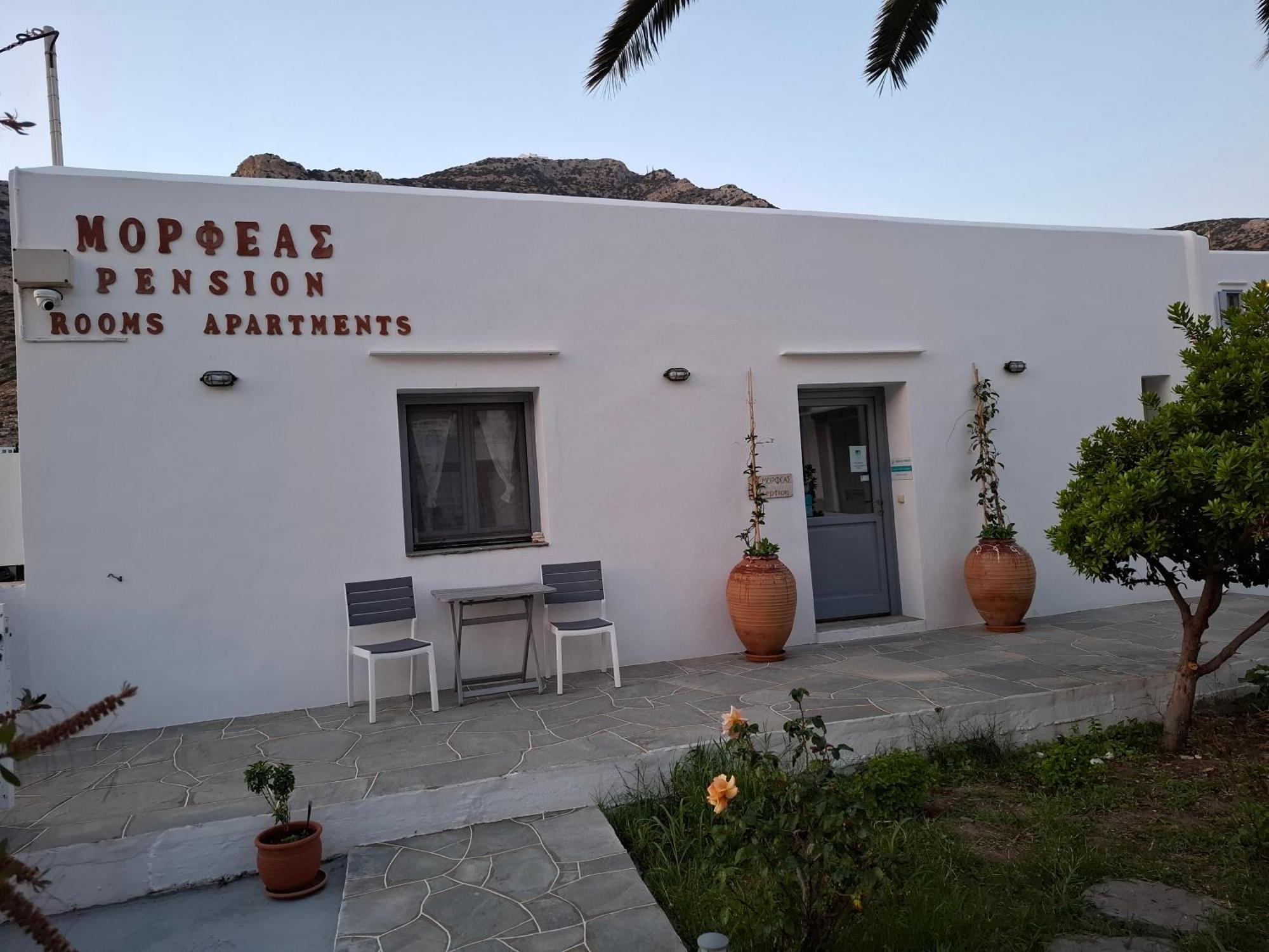 Morpheas Pension Rooms & Apartments カマライ エクステリア 写真