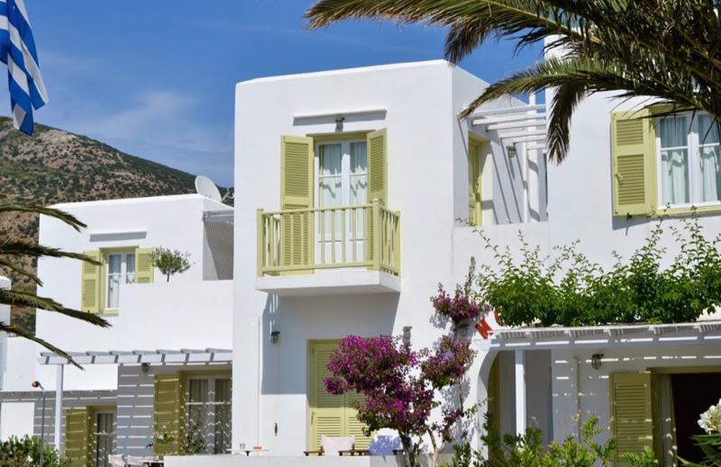 Morpheas Pension Rooms & Apartments カマライ エクステリア 写真